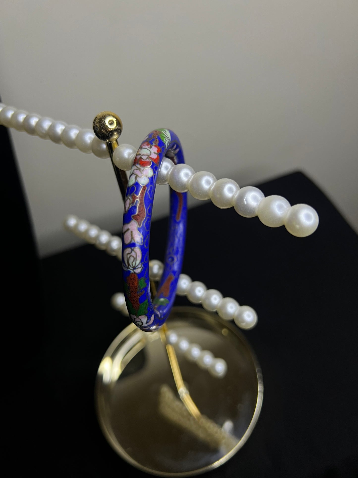 Blue Cloisonné Enamel Bangle – Floral Vintage-Style Bracelet